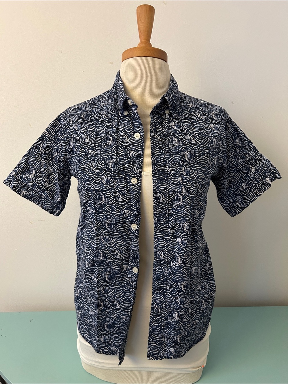 Old Navy Navy and White Short-Sleeve Wave Print Button-Down Shirt